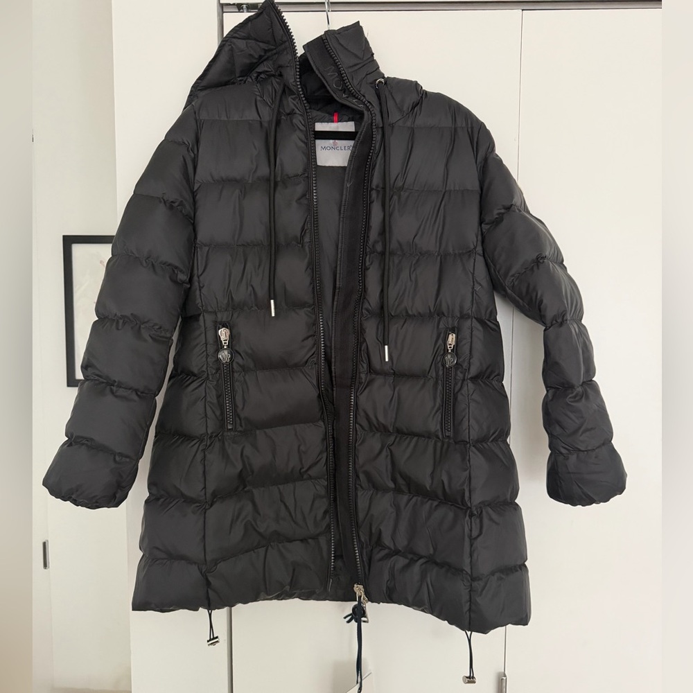 Moncler Suyenne Mid-Length Down Jacket